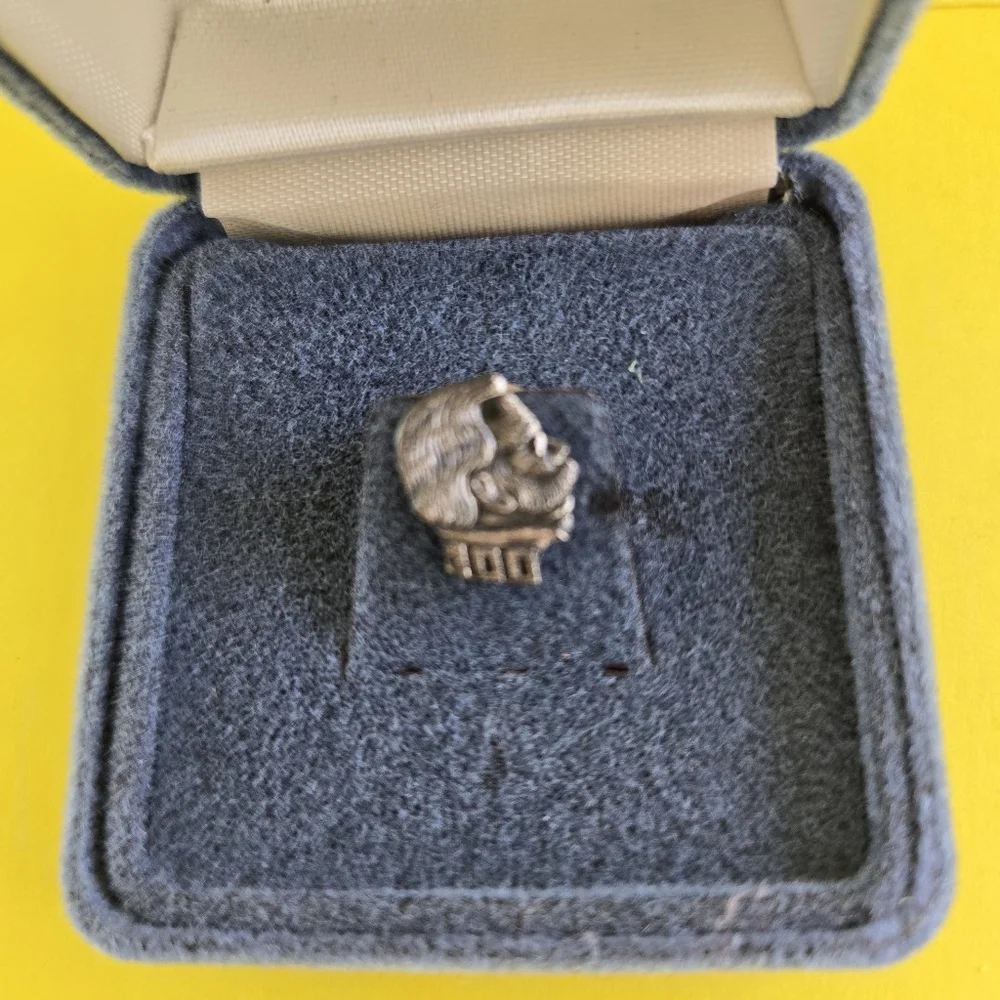 Vintage Tie Tack or Lapel Pin